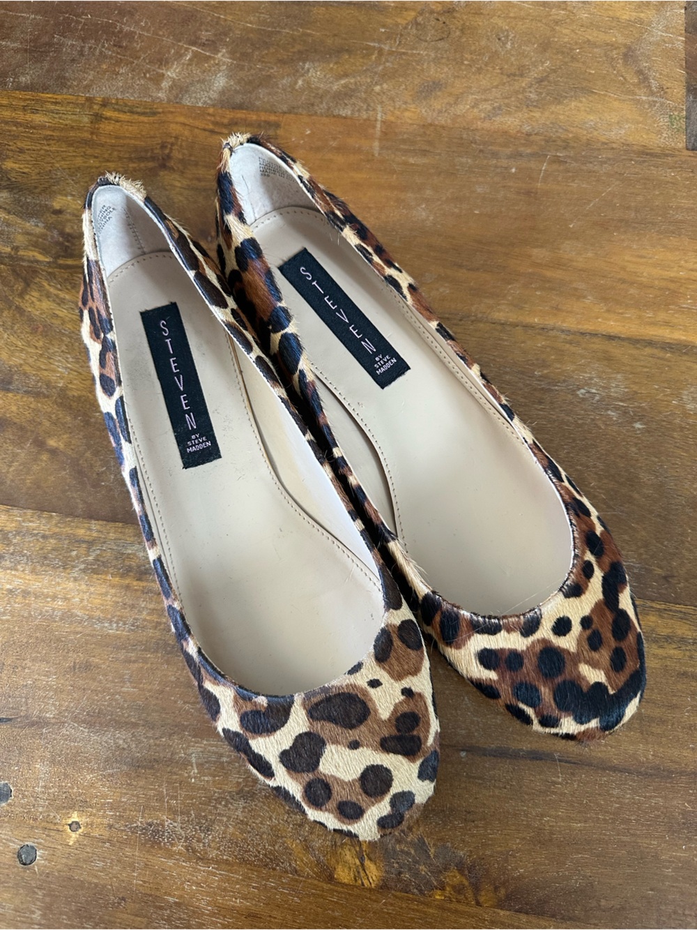 Steven by Steve Madden Paigge calf hair gold heel flats ladies size 8.5